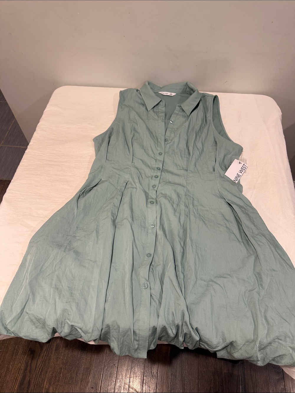 Brand New Nine West Sleeveless Button-Front Bubble Dress in Mint
